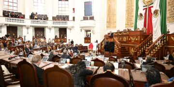 El Congreso local efectuará este miércoles en votación nominal el dictamen que propone la ratificación por cuatro años más de la titular de la Fiscalía General de Justicia de la Ciudad de México, Ernestina Godoy, para lo cual se requieren dos terceras partes de los votos de los legisladores presentes en la sesión. FOTO: Congreso CDMX