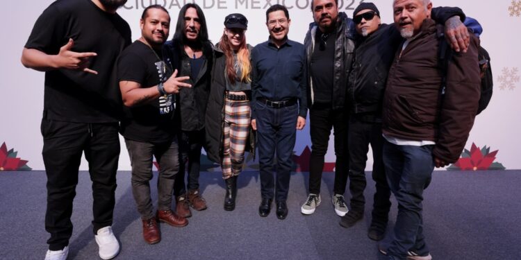 Martí Batres resaltó que estos festejos representan también una importante derrama económica para la capital del país, por lo que se espera una derrama de 50 mil 236 millones de pesos (mdp) durante el mes de diciembre e invitó a la ciudadanía a explorar toda la cartelera de actividades. FOTO: GCDMX