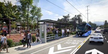 Martí Batres, jefe de Gobierno presentó el anteproyecto de la nueva línea de trolebús que correrá sobre Avenida Aztecas, en la zona de Pedregales de la Alcaldía Coyoacán, que prevén beneficie a 115 mil habitantes, mejore la movilidad en una de las zonas con más necesidades de la capital del país, la cual contará con una inversión de 240 millones de pesos, y se prevé esté lista en ocho meses. FOTO: Imagen objetivo Secretaría de Obras CDMX