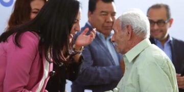 Entrega Lía Limón premios y estímulos a trabajadores de la Alcaldía