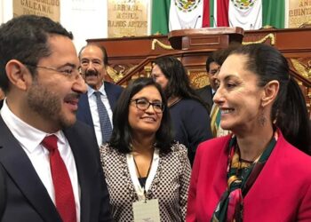 En esta lucha de egos y ganas de demostrar que es mejor jefe de Gobierno de lo que fue Claudia Sheinbaum, Martí Batres se comprometió a que antes de terminar este mes estará reabierta en su totalidad la Línea 12 del Metro, en donde el tramo que se desplomó el 3 de mayo de 2021, dejando como saldo 27 muertos y más de 100 heridos. FOTO: Archivo GCDMX