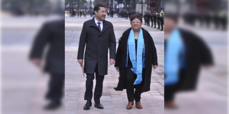 Cada vez son más evidentes, no saben ni cuidar las formas, no son capaces de tener esa elegancia política y ni siquiera simular que realizan un acto republicano. Nada de eso. Ayer, los de la “4T” le dieron la razón, en público, a la oposición. FOTO: Fiscalía CDMX