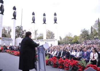 Al rendir lo que llamó “Cuarto Informe de labores”, la titular de la Fiscalía de la Ciudad de México (FGJCDMX), Ernestina Godoy, acusó que el PAN y PRI bloquearon su ratificación porque son una “minoría” que defiende la corrupción. FOTO: Fiscalía CDMX