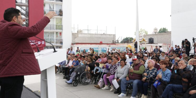 Debido a la controversia por las supuestas afirmaciones de que el director del Centro Universitario Cúspide de México, Fernando Horacio Cordero había sido su chofer, el jefe de Gobierno, Martí Batres, aclaró tales señalamientos. Foto: GCDMX