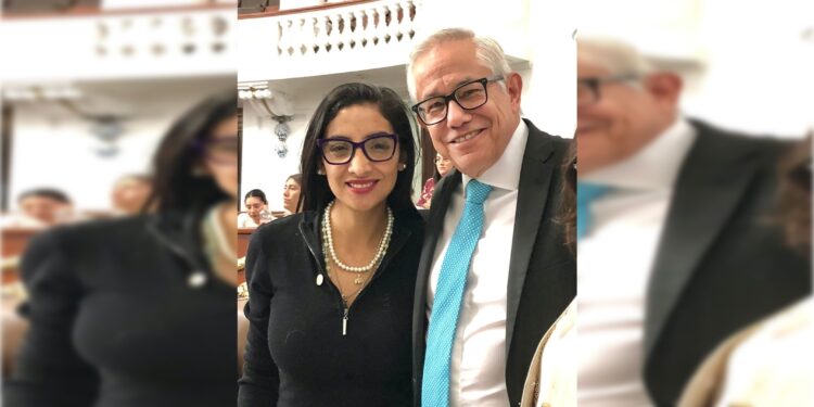 Ana Villagrán lo rechazó, acaso porque quería el pase automático a la curul, sin hacer campaña. Y en el caso de Taboada, le ofreció un cargo en su equipo de campaña, que ella no aceptó. Pero de ninguna decisión tuvo que ver con su condición de mujer. FOTO: @noticiascd_mx