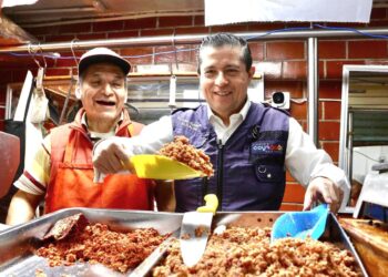 Presentan la nueva unidad móvil para esterilización gratuita de animales de compañía y se anuncia la próxima apertura de la clínica veterinaria Frida, con cinco consultorios para las mascotas de los habitantes de Coyoacán. FOTO: Especial