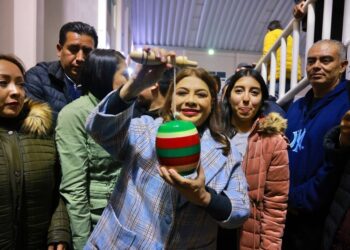 Dos datos muy significativos parecen suficientes para desdeñar la encuesta que acaba de difundir Enkoll sobre las supuestas tendencias electorales hacia el 2 de junio en la Ciudad de México. FOTO: X / Brugada