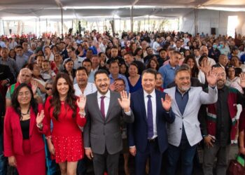 Como parte de la estrategia para impulsar la creación y preservación de empleos en las micro, pequeñas y medianas empresas de la capital del país, y en plenas campañas electorales, el jefe de Gobierno, Martí Batres, llevó a cabo la Primera Entrega de Créditos del Fondo de Desarrollo Social (Fondeso) 2024, equivalente a 66 millones 954 mil pesos, iniciativa generada desde la Secretaría de Desarrollo Económico (Sedeco). FOTO: GCDMX