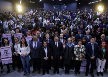 Desde hace algún tiempo, activistas han trabajado en beneficio de la integridad física ante agresiones no reconocidas como graves. Es por ello que, a partir de este lunes, se tipifican como delitos los ataques con ácido, sustancias químicas o corrosivas que causen daños a mujeres, niños de ambos sexos, personas transgénero, transexuales y discapacitados, gracias a la llamada Ley Malena, por lo que su vulnerabilidad ante estos atracos, quedará un tanto blindada. FOTO: GCDMX