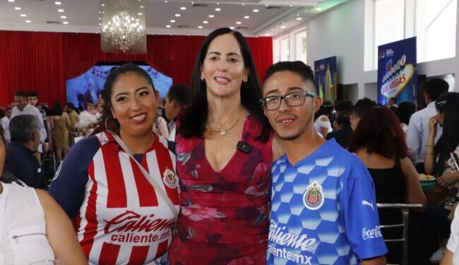 Atestigua Lía Limón boda colectiva de 102 parejas en Álvaro Obregón