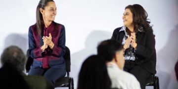 Mientras tanto, la candidata a la Jefatura de Gobierno, Clara Brugada, ha subordinado su campaña a la de Claudia Sheinbaum, y esto se corroboró luego de que este lunes fuera marginada durante la presentación del programa “República Sana”. FOTO: Campaña Brugada