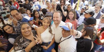 Ante la comunidad estudiantil de la Universidad Anáhuac, el candidato de la coalición Va por la Ciudad de México, Santiago Taboada, expuso su preocupación por construir una modelo de ciudad que ofrezca un futuro a los jóvenes capitalinos.