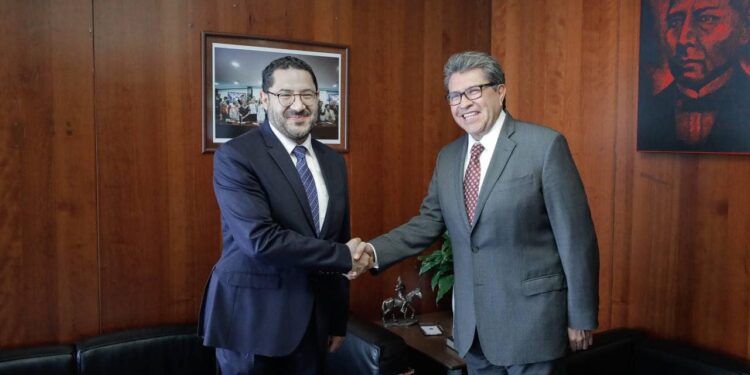 Ya que el jefe de Gobierno, Martí Batres envió las ternas para cubrir las licencias definitivas de Alcaldes en 6 demarcaciones, destaca el posible pacto con la ex edil Sandra Cuevas… bueno, en realidad con su jefe político, el coordinador de los senadores de Morena, Ricardo Monreal. FOTO: Archivo GCDMX