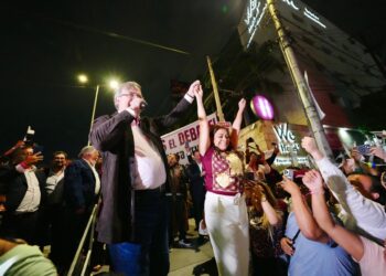 Una buena, una mala y una peor, a propósito del plan de movilidad sustentable de Clara Brugada, presentado este martes. FOTO: Campaña Brugada