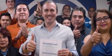 Con muy buen ánimo, el panista Carlos Orvañanos da las últimas pinceladas a su estrategia y conformación de su equipo de campaña por la Alcaldía Cuajimalpa. Están muy optimistas de que van a ganar por varias razones: la alianza con el PRI y el PRD les suma más votos que a Morena, PT y PVEM. FOTO: X / Carlos Orvañanos