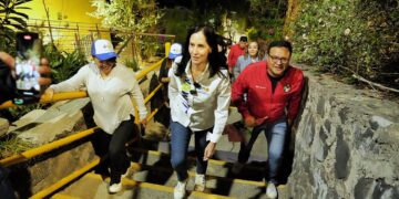 En el mismo sitio que hace 3 años comenzó el sueño que se ha hecho realidad, la alcaldesa de Álvaro Obregón, Lía Limón arrancó su campaña por la reelección como titular de esa demarcación, acompañada de decenas de ciudadanos que reconocen su labor en estos primeros dos años y medio de gestión. FOTOS: ESPECIAL