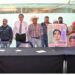 Padres de los 43 normalistas de Ayotzinapa, acompañados por su representante legal, Vidulfo Rosales, se reunieron este mediodía en privado con el senador Ricardo Monreal Ávila, coordinador de Morena y presidente de la Junta de Coordinación Política del Senado. FOTO: X / Monreal