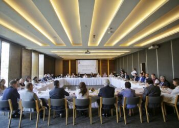 Ante líderes de las principales cámaras empresariales, Clara Brugada, candidata de Morena a la Jefatura de Gobierno, destacó lo que llama “Chilango Moment” que vive la capital y expuso su proyecto para continuar impulsando el crecimiento económico con prosperidad compartida. FOTO: Especial