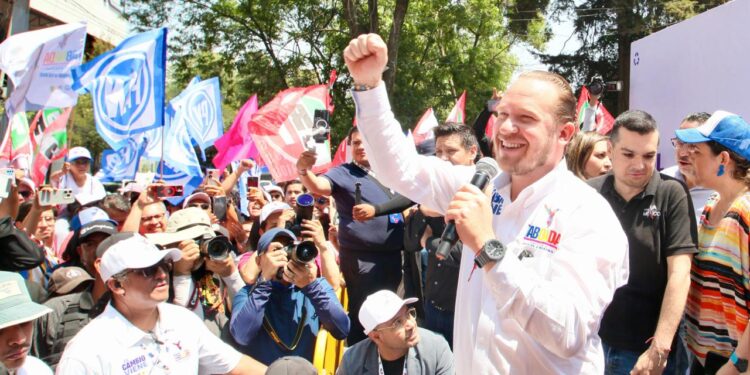 El candidato a la Jefatura de Gobierno por la coalición Va por CDMX, Santiago Taboada, dijo que el llamado “Plan C” de Morena en la Ciudad de México es crisis, caos y corrupción. FOTO: Campaña Taboada