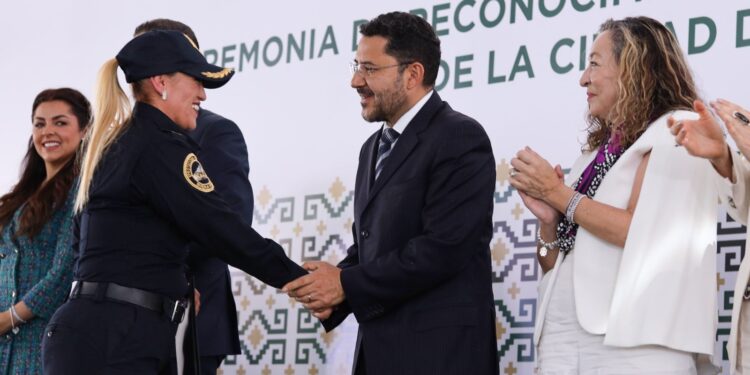 Ante el desarrollo de las manifestaciones conmemorativas por el Día Internacional de la Mujer, el Gobierno de la Ciudad de México puso en marcha el operativo 8M 2024, con el fin de garantizar la libre expresión de las participantes este 8 de marzo en la capital del país. Foto: GCDMX