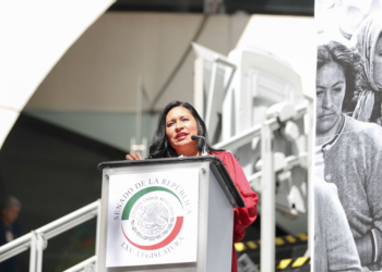 Para Ana Lilia Rivera es un honor y un deber rendir homenaje a las valientes mujeres que han abierto el camino con su valor, determinación y sacrificio, allanando el camino para las siguientes generaciones. FOTO: Senado