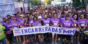 Corren más de 4 mil “Encarreradas” en MH por Día de la Mujer