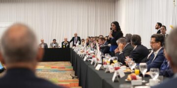 La candidata por la alcaldía de Cuauhtémoc por la coalición “Va X la Ciudad de México”, Ale Rojo de la Vega lamentó que el gobierno capitalino de Morena trate al sector inmobiliario de vivienda como si fueran delincuentes, pues les llaman “cartel inmobiliario”. FOTO: Especial