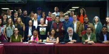 Aunque todavía no ganan y cada día sus posibilidades siguen disminuyendo, está desatada la disputa entre las tribus del equipo de campaña de Clara Brugada, porque para ellos una buena posición ahora se va a convertir en una mejor o más grande rebanada del pastel, del botín, en caso de ser gobierno. FOTO: Especial