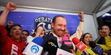 Aunque Clara Brugada y Morena presuman que llevan más de 15 puntos de ventaja por sobre Santiago Taboada, el acoso y ataques al Instituto Electoral de la Ciudad de México los evidencia nuevamente de que no es así y lo saben. FOTO: Especial