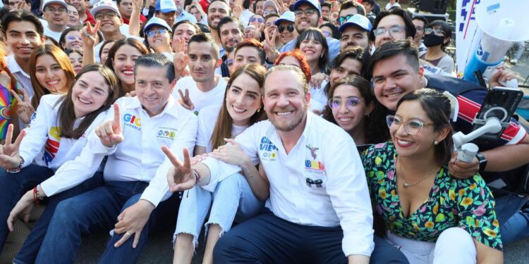 Para transformar a nuestra sociedad se necesita de jóvenes participativos, informados, pero sobre todo críticos de manera que se sumen a la construcción de una ciudad y una alcaldía mejor, más desarrollada y mejor preparada: Giovani Gutiérrez. FOTOS: Especial