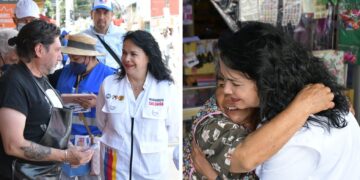 En octubre de 2021, apenas 20 escuelas públicas en Azcapotzalco contaban con arco techo. Al finalizar concluir el trienio para el que fue electa Margarita Saldaña, el próximo 30 de septiembre, habrá ya 81 planteles con estas edificaciones, que han sido una de las demandas más solicitadas entre las mesas directivas de las Asociaciones de Padres de Familia y las direcciones de las escuelas de educación básica en la demarcación. FOTOS: Especial