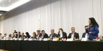 El gobierno de la Ciudad de México debe “entrarle de manera sería” al problema de escasez de agua en las 16 alcaldías, dijo la candidata a edil por Azcapotzalco, del PRI, PAN y PRD, Margarita Saldaña Hernández, quien lamentó que actualmente en la capital del país se desperdicia en fugas el 60% del agua que llega.  FOTOS: Especial