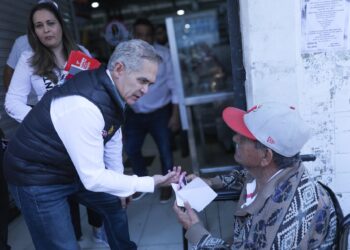 La primera pregunta que viene a la mente es por qué el ex jefe de Gobierno de la CDMX y hoy senador, Miguel Ángel Mancera eligió el Distrito VII electoral federal para ser candidato a diputado por la coalición Va X la Ciudad de México (PAN, PRI y PRD), una zona nada fácil para la oposición, en donde Morena domina. FOTO: Especial
