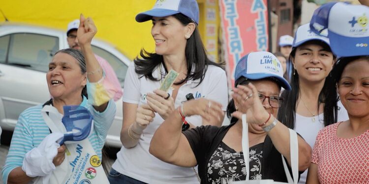 La alcaldesa con licencia de Álvaro Obregón y candidata a la reelección por la alianza Va X la Ciudad de México (PAN, PRI y PRD), Lía Limón tiene buenas razones para estar convencida de que va a ganar su reelección el próximo 2 de junio. FOTO: Especial