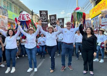 Durante el arranque de su campaña electoral, Berenice Hernández Calderón dijo que construirá el segundo piso de la llamada Cuarta Transformación de ganar en la Alcaldía Tláhuac en las elecciones del próximo 2 de junio. FOTO: CDMX Magacín