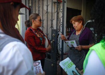 La candidata de la coalición “Seguiremos haciendo historia”, para la alcaldía de Iztapalapa, Aleida Alavez Ruiz, dijo que de llegar a gobernar la demarcación, fortalecerá los programas de alimentación como las lecherías, para retomar la visión de abasto popular. FOTO: Especial