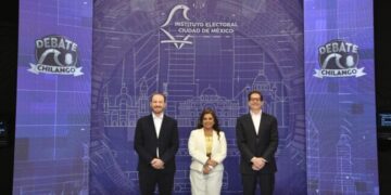 El segundo Debate entre los candidatos al cargo de la Jefatura de Gobierno de la Ciudad de México, iniciará con la participación de Clara Marina Brugada Molina, abanderada de la coalición “Sigamos Haciendo Historia en la Ciudad de México”, seguido de Santiago Taboada Cortina, de “VA X LA CDMX” y en tercer lugar Salomón Chertorivski Woldenberg, Partido Movimiento Ciudadano. FOTO: Especial