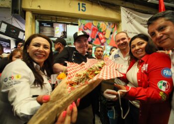 Santiago Taboada, candidato a la Jefatura de Gobierno por la coalición “Va X La CDMX”, dijo que parte de la economía de la Ciudad de México se fortalecerá con la rehabilitación e impulso de los mercados. FOTO: Especial