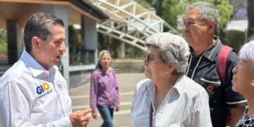 Giovani Gutiérrez, candidato a la Alcaldía Coyoacán de la alianza Va X la Ciudad de México, camina las calles de la demarcación con una convicción: “Para el servicio público debe haber vocación y lo hemos demostrado en este periodo de gobierno”, dice en referencia a sus dos y medio primeros años de gestión. FOTO: Especial