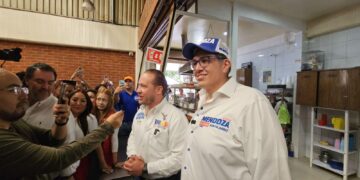 Ahora fue el INE que determinó medidas cautelares relacionadas con las campañas por la Jefatura de Gobierno de la Ciudad de México. Y nada más y nada menos que contra el presidente Andrés Manuel López Obrador, quien deberá borrar parcialmente el contenido de su mañanera del 25 de marzo, en que habló de Iztapalapa. FOTO: Especial