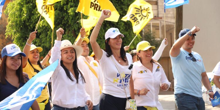 Lía Limón se comprometió a continuar trabajando por el empoderamiento y la seguridad de las mujeres de Álvaro Obregón, así lo señaló al continuar con su recorrido por las colonias La Palmita y Paraíso.