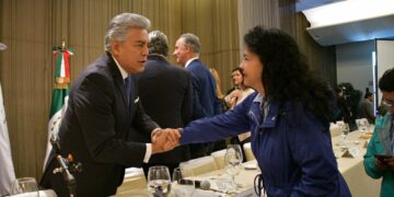 Los candidatos de la Coalición “Va X la Ciudad de México”, encabezados por Santiago Taboada, se reunieron con integrantes del Consejo de la Comunicación. Durante el encuentro, los abanderados del PRI-PAN-PRD compartieron su visión sobre los temas trascendentales para las alcaldías y el gobierno de la Ciudad de México, así como los proyectos que impulsarán de llegar al gobierno. FOTOS: Especial