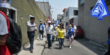 Las alcaldías no damos permisos de construcción, responde la candidata a la alcaldía de Azcapotzalco por la Alianza Va por la Ciudad de México, Margarita Saldaña Hernández, a las inquietudes de los vecinos de la Unidad Xochinahuac. FOTOS: Especial