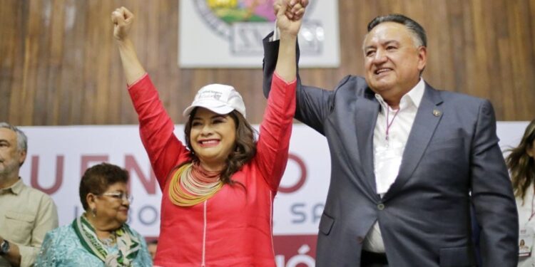 Líderes e integrantes de 15 sindicatos de la Ciudad de México y el país expresaron su respaldo total al proyecto de gobierno encabezado por Clara Brugada Molina, candidata a la Jefatura de Gobierno por la coalición “Sigamos Haciendo Historia”. FOTO: Especial