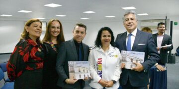 Margarita Saldaña Hernández, candidata a la reelección por la alcaldía Azcapotzalco, de la coalición Va X la Ciudad de México, fue la única aspirante que se presentó la tarde de este martes al encuentro que empresarios de la Cámara de Comercio y Turismo de la Ciudad de México (CANACO) realizó en su sede. FOTOS: Especial