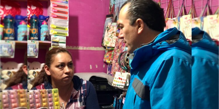 Carlos Orvañanos se unió hoy al reclamo social y enérgico de las y los vecinos de Cuajimalpa que son acosados por las brigadas de la Alcaldía y del gobierno central, para votar a favor de la 4T este 2 de junio. FOTO: Especial