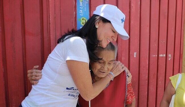 FOTO: Campaña Lia Limon