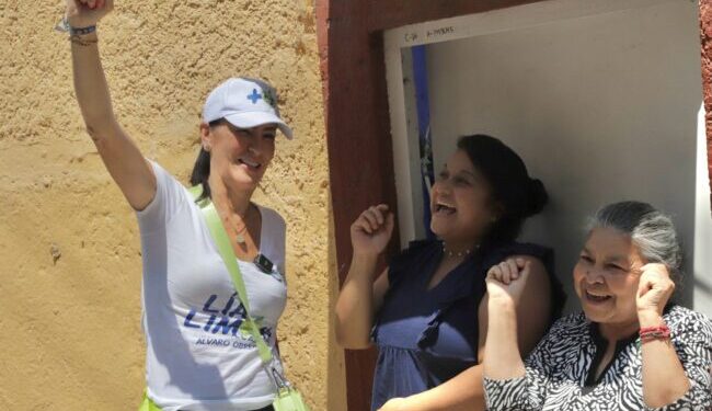 A las mujeres las abrazo, las escucho y las apoyo: Lía Limón