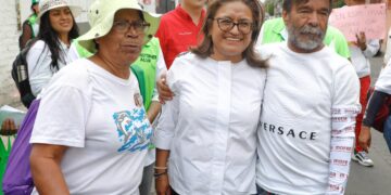 En la carrera de las elecciones para gobernar las alcaldías, Aleida Alavez Ruiz, aspirante a la alcaldía de Iztapalapa por la coalición “Seguiremos Haciendo Historia”, ha asegurado en campaña que una de sus prioridades, de gobernar esa demarcación territorial, será la de proveer de agua de calidad a sus habitantes. FOTO: Especial