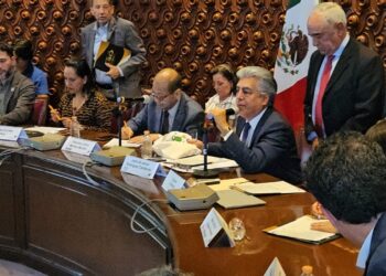 El Consejero Mauricio Huesca Rodríguez y la Consejera Erika Estrada Ruiz coincidieron en que el IECM ya está listo para recibir los votos de los 8 millones de personas inscritas de la Lista Nominal en la capital, del país. FOTO: Especial